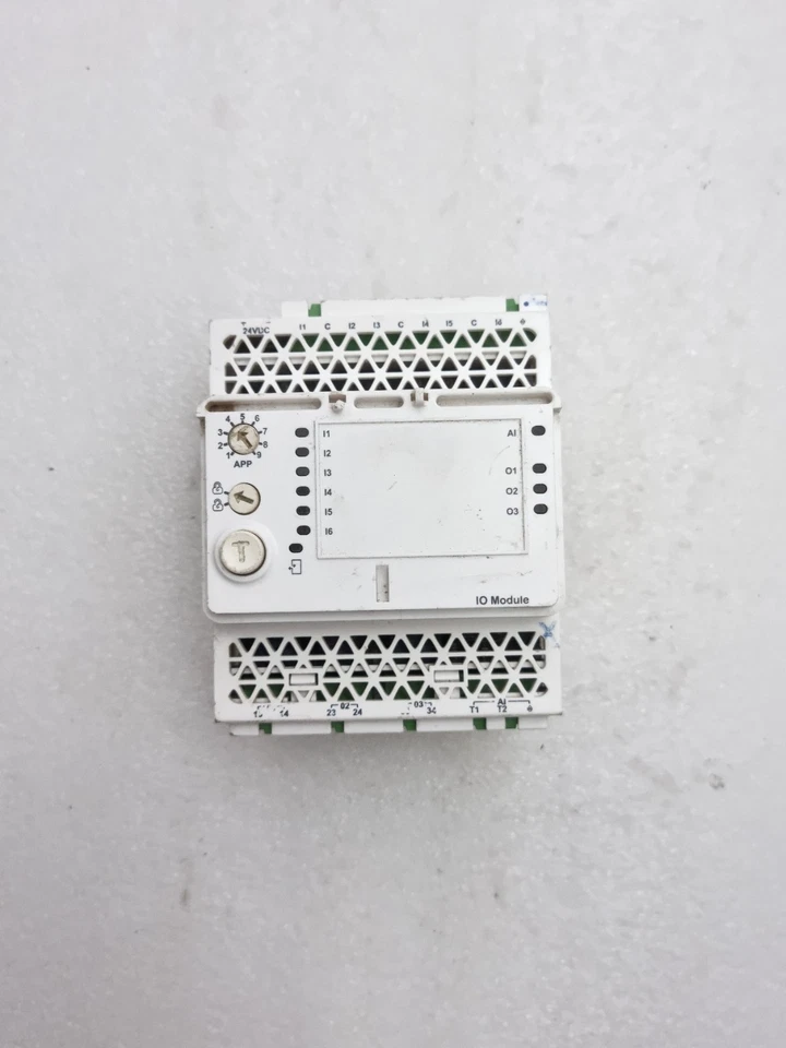 Schneider LV434063 IO Module 24Vdc 165mA LV434063